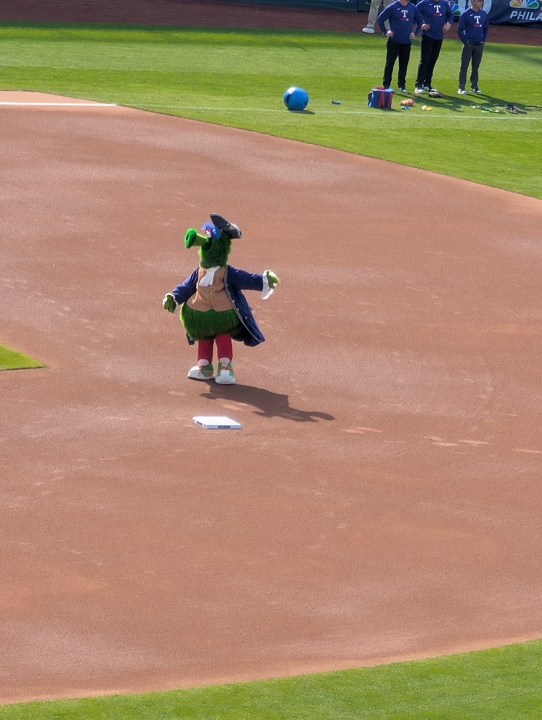 Here is a photo of the Phillie Phanaitic dressed in old timey clothes.